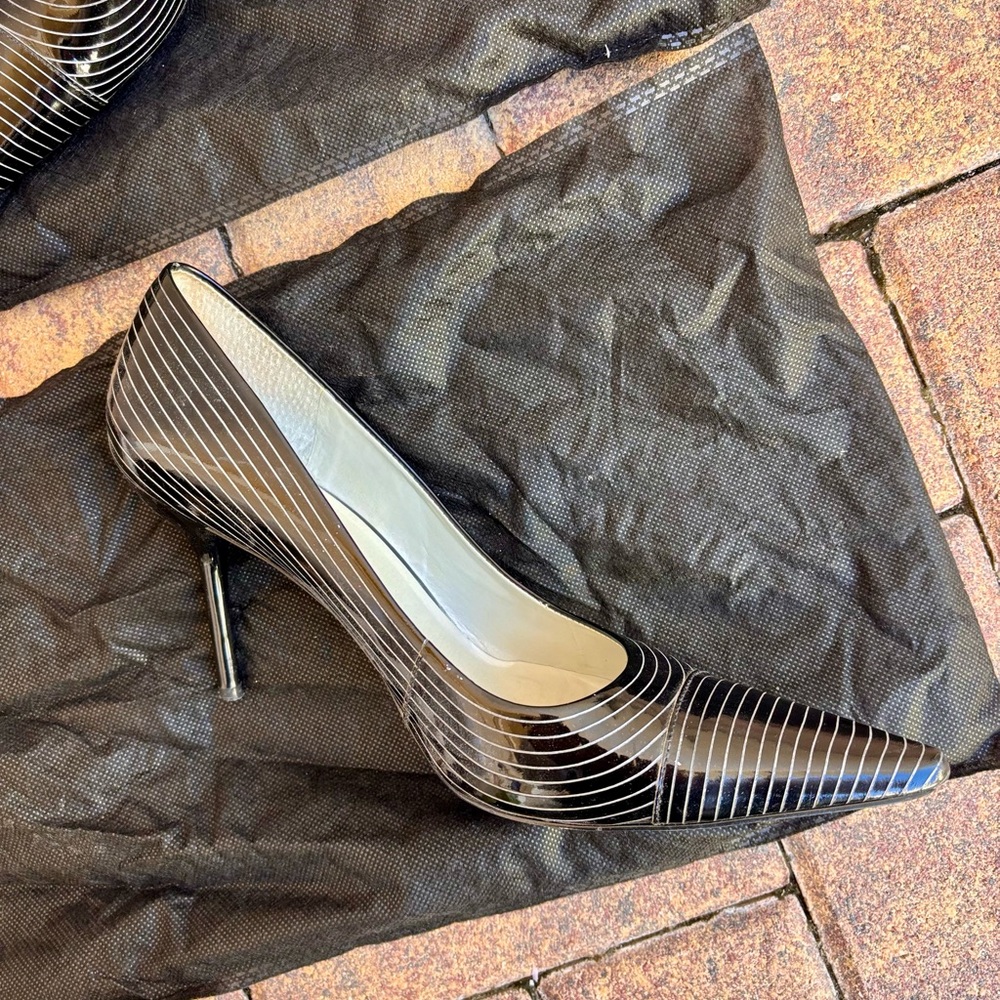 BCBGirls Black Heels w/ White Stripe detail Size 7.5 M.